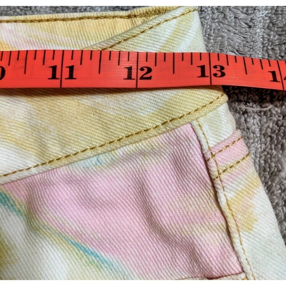 Hi-Rise Mom Shorts Swirl Print Denim Cuffed Hem Casual Trendy Size 1/25 NWT - Picture 10 of 10